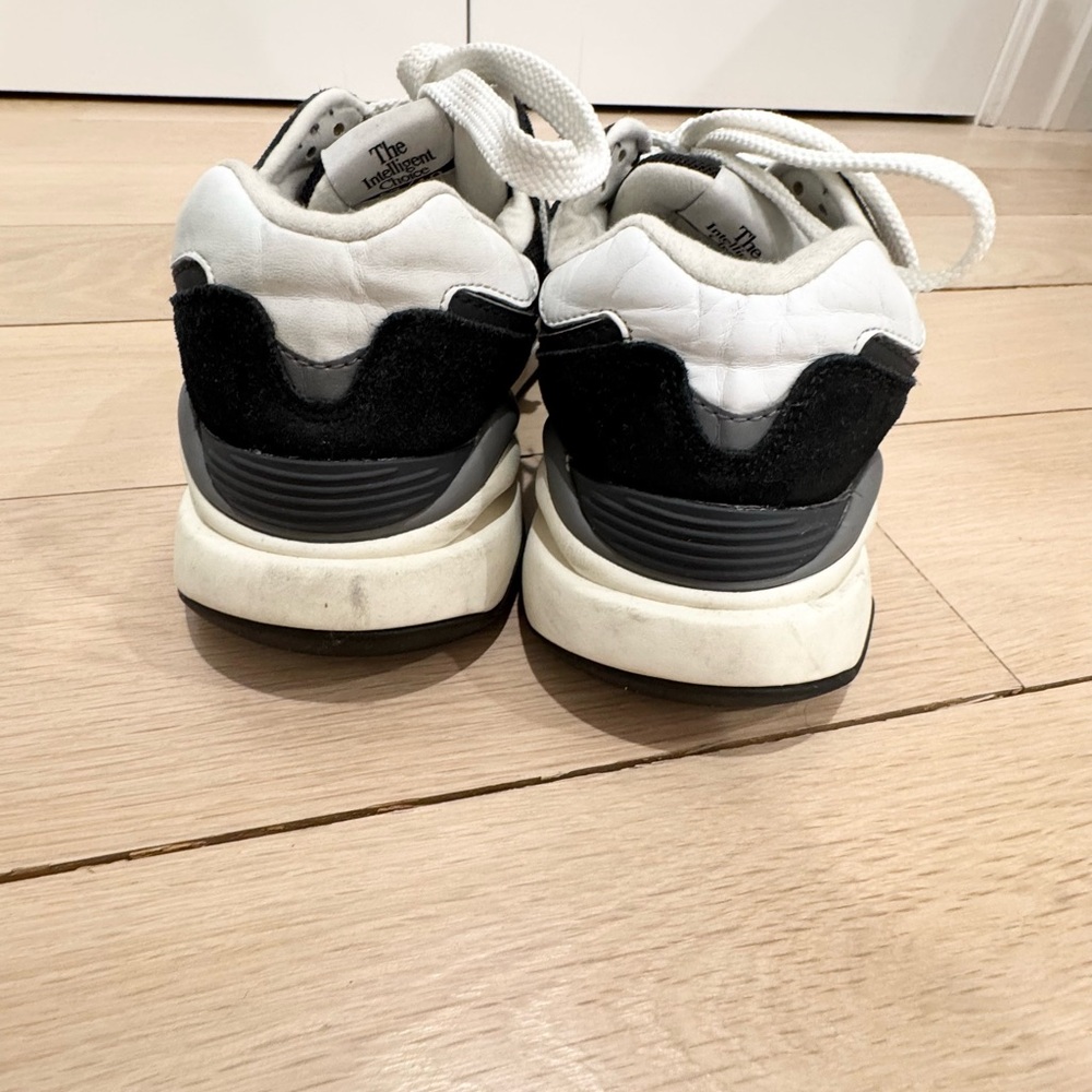 New Balance 5740 Black White Chunky Dad Sneakers Size 9 - Picture 4 of 5